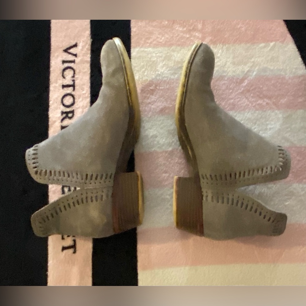 Lucky Brand Bustina gray ankle boots 6.5 - Picture 11 of 13